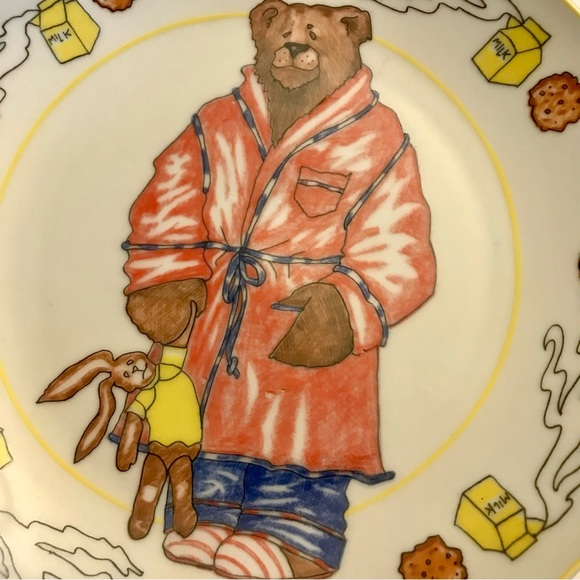 Vintage Sigma Tastesetter Bearly Awake Porcelain Plate Bear Robe Rabbit Dennis - Picture 2 of 3